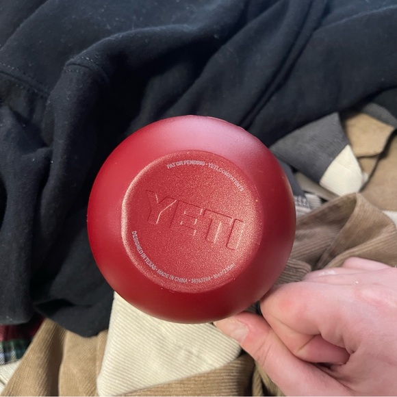 Yeti wine tumbler - Picture 2 of 3